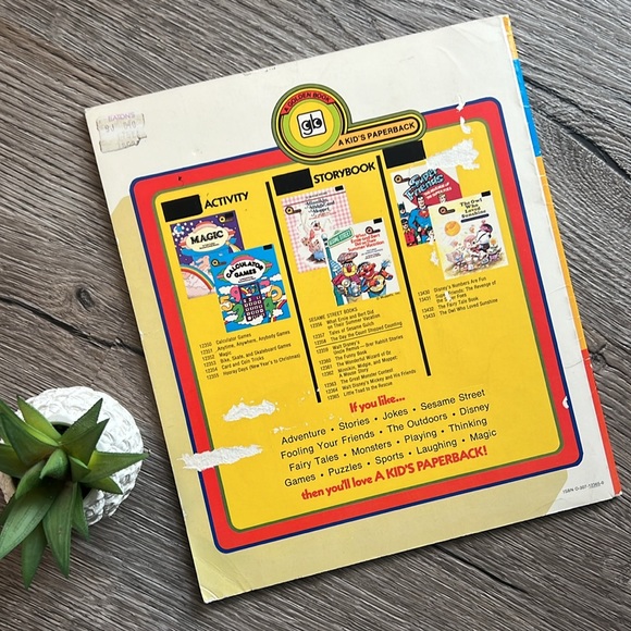 VINTAGE golden book, Little Toad to the Rescue, a kids paperback 1970’s - Picture 3 of 17